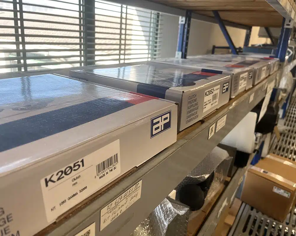 kit frizione e cambio marce per camion a Parma