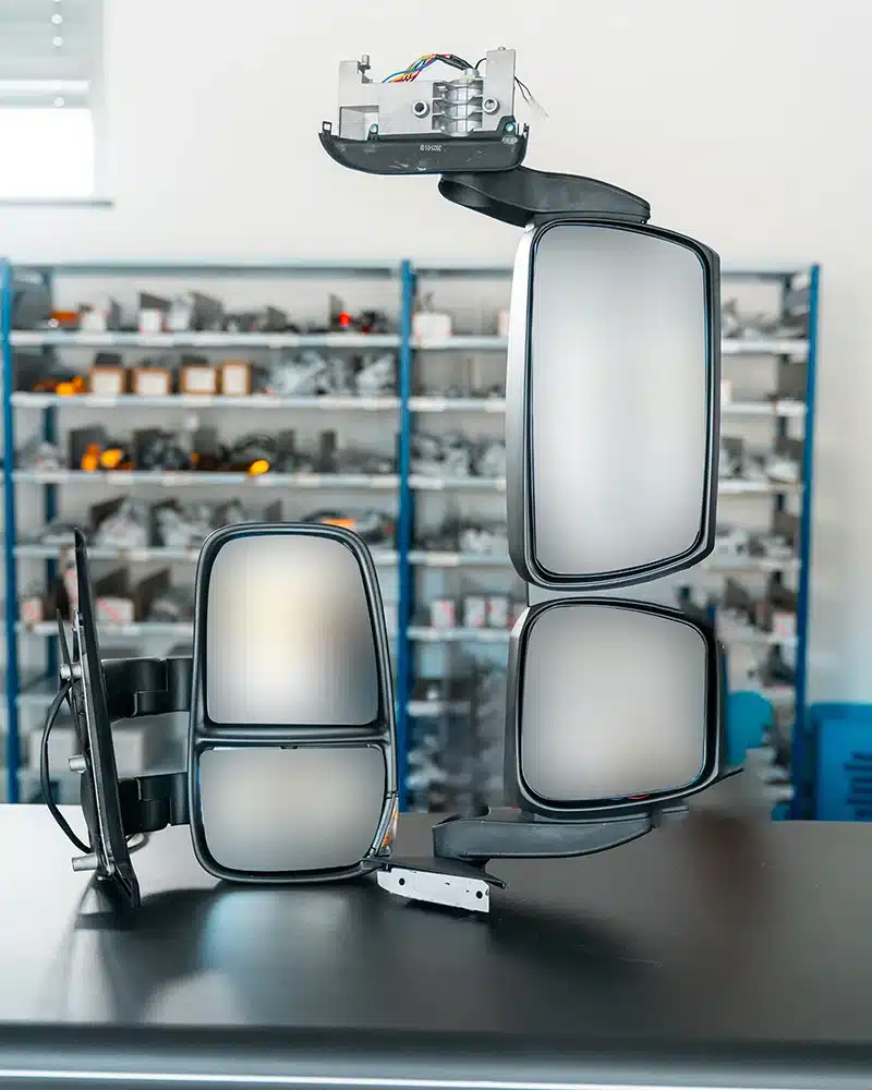 specchi-retrovisori-per-camion-e-furgoni-parma